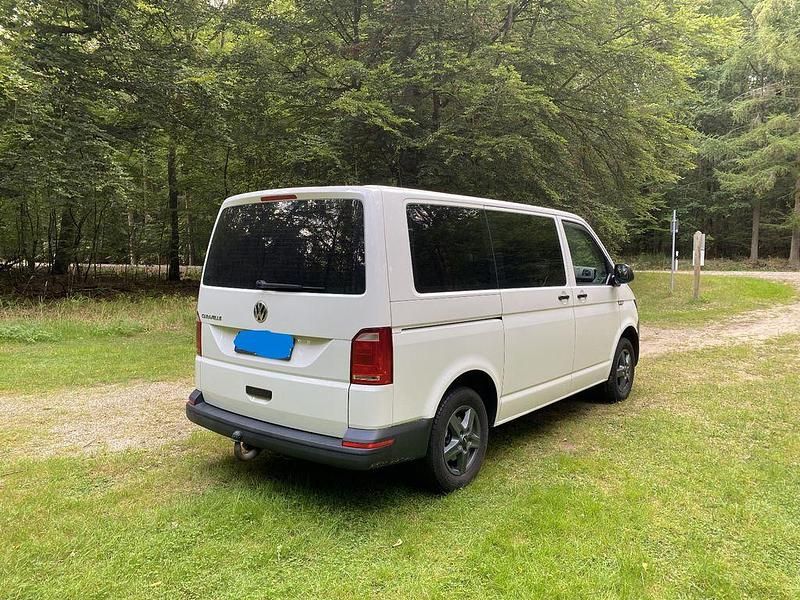 Gebraucht VW Caravelle 102 PS (75 kW) 2018 Weiß Van