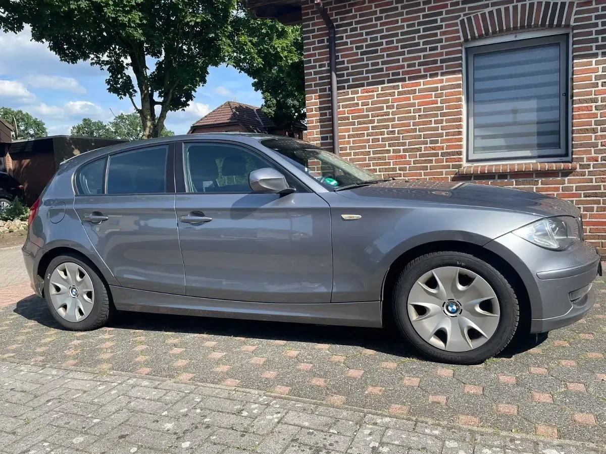 Gebraucht BMW 118 143 PS (105 kW) 2009 Grau Kleinwagen