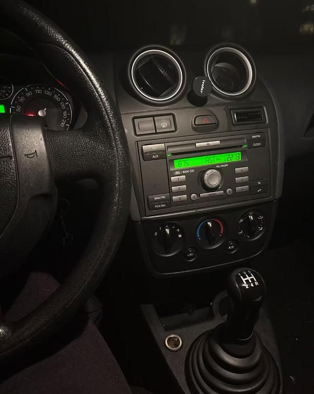 Gebraucht Ford Fiesta 80 PS (58 kW) 2006 Silber Kleinwagen