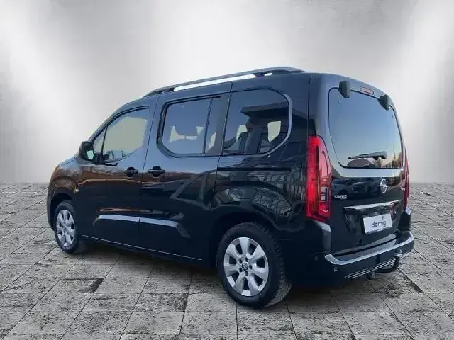 Gebraucht Opel Combo Life Innovation 131 PS (96 kW) 2018 Schwarz Limousine