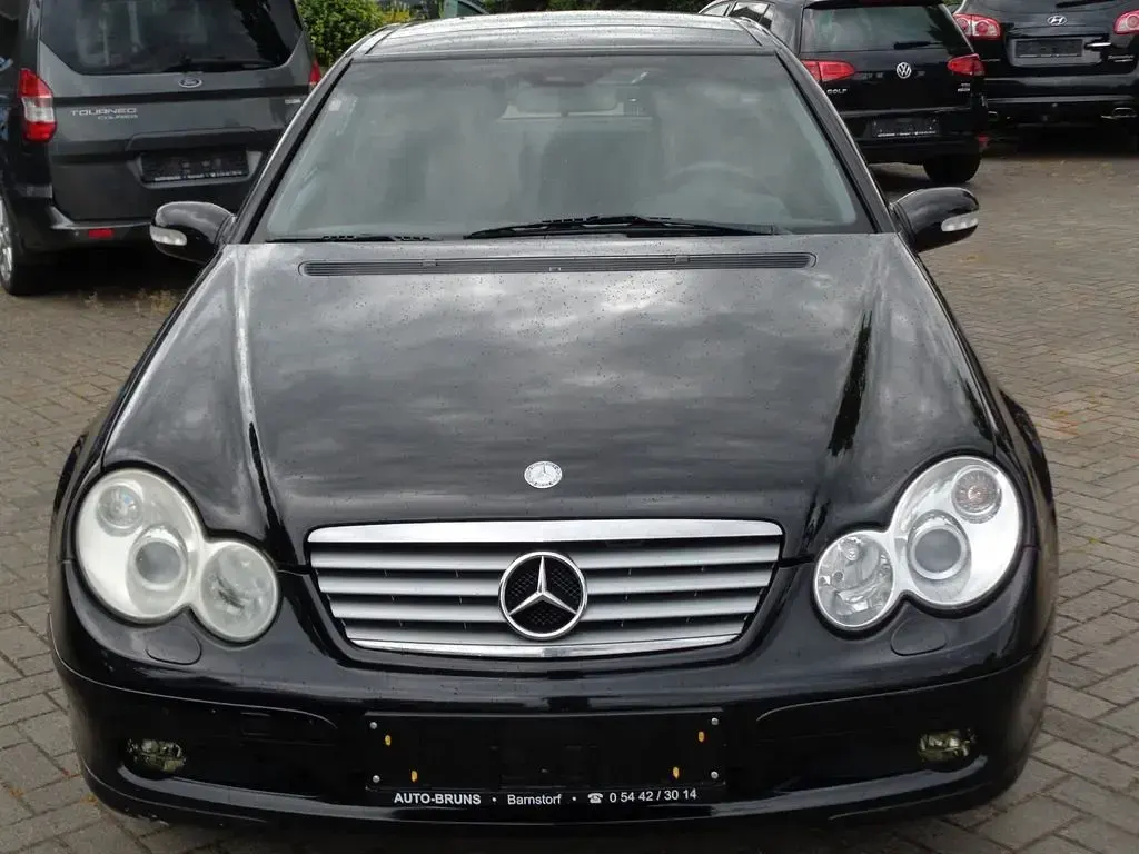 Gebraucht Mercedes C180 143 PS (105 kW) 2002 Schwarz Coupé