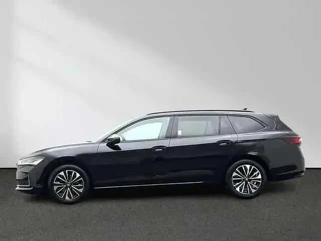 Gebraucht Skoda Superb Selection 150 PS (110 kW) 2025 Onyxschwarz metallic Kombi
