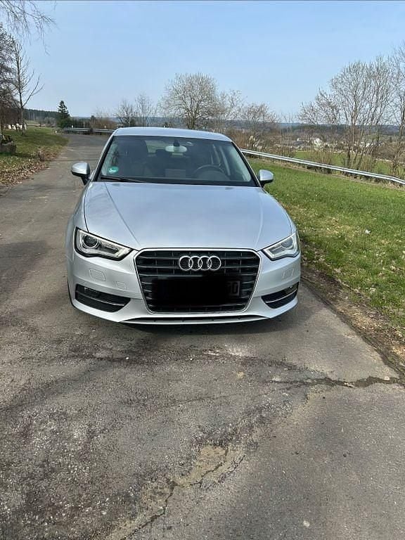 Gebraucht Audi A3 Ambiente 122 PS (89 kW) 2013 Silber Limousine