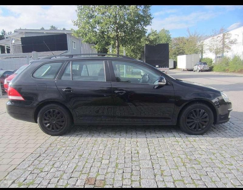 Gebraucht VW Golf V Trendline 102 PS (75 kW) 2009 Deep black perleffekt Kombi
