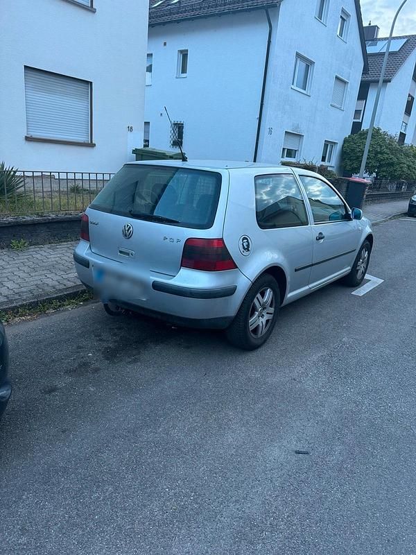 Gebraucht VW Golf 120 PS (88 kW) 2002 Silber Coupé