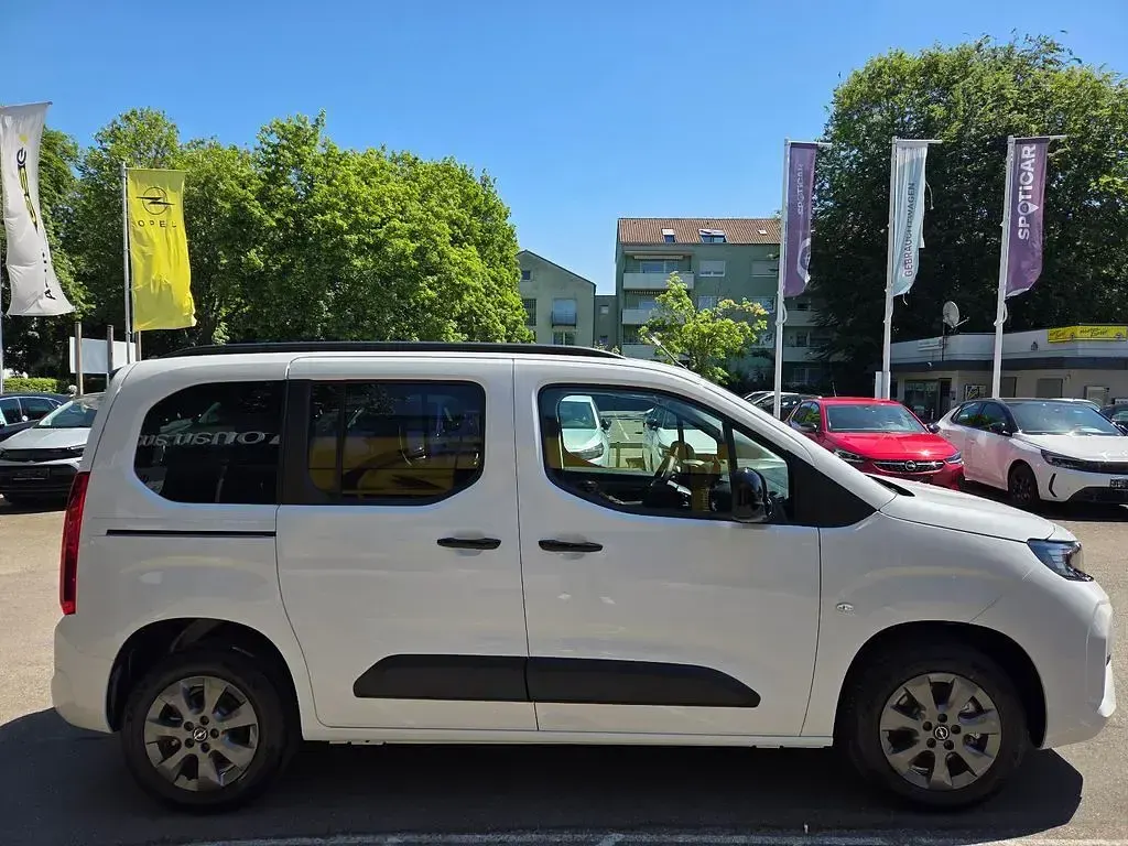 Nowe Opel Combo Life Edition 102 KM (75 kW) 2026 Biały Minivan