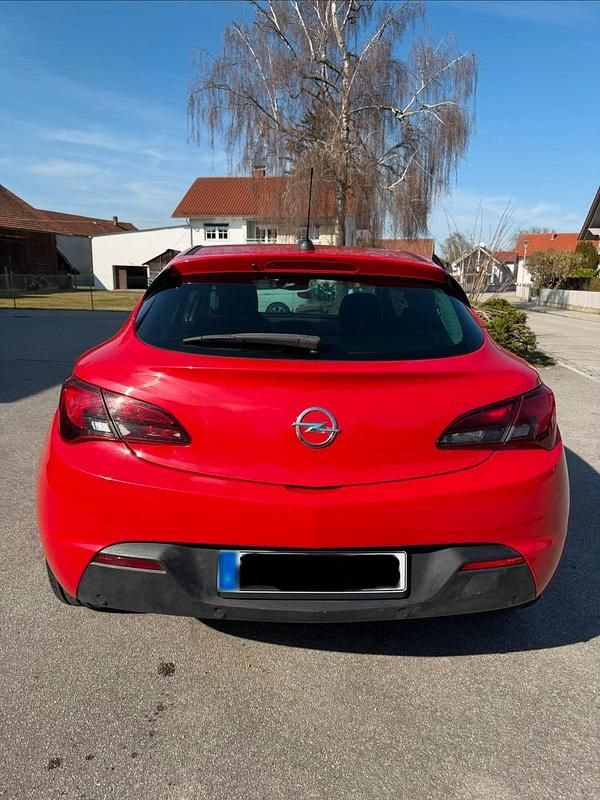 Gebraucht Opel Astra GTC 120 PS (88 kW) 2017 Rot Limousine