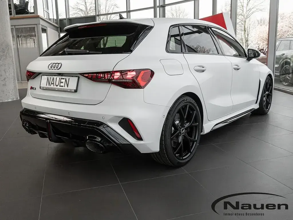 Neu Audi RS3 Sport 400 PS (294 kW) 2026 Grau Limousine