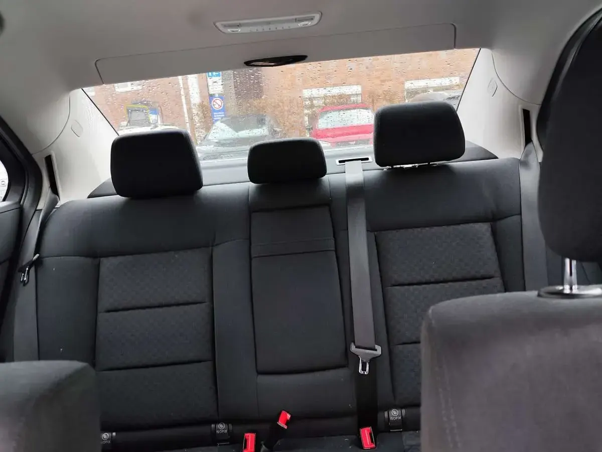 Gebraucht Mercedes E300 252 PS (185 kW) 2011 Silber Limousine
