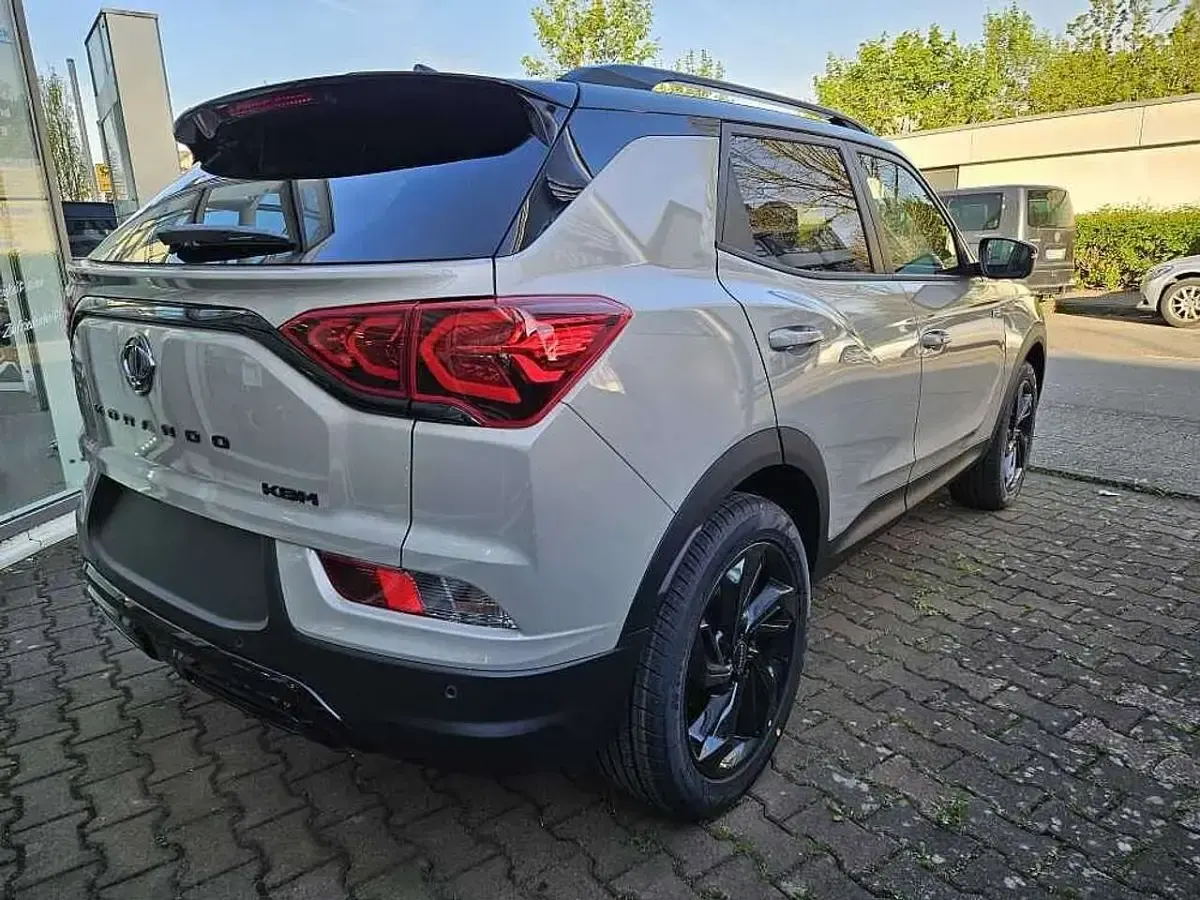 Neu KGM Korando 163 PS (119 kW) 2026 Late greige SUV