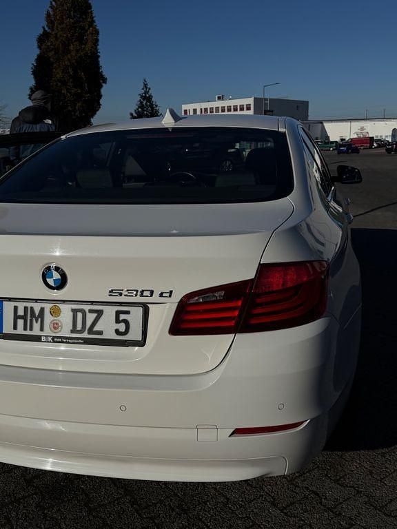 Gebraucht BMW 530 Performance 258 PS (189 kW) 2013 Weiß Limousine