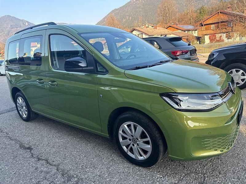 Gebraucht VW Caddy Life 122 PS (89 kW) 2022 Grün Van / Kleinbus