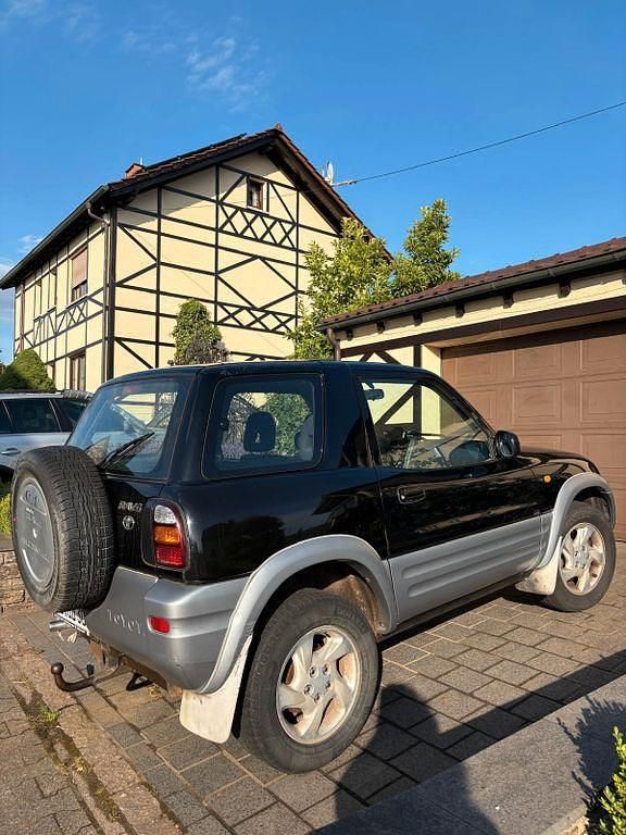 Schwarz Gebraucht 1998 Toyota RAV4 SUV | 1.950 € (Superpreis) - Bild 1/4