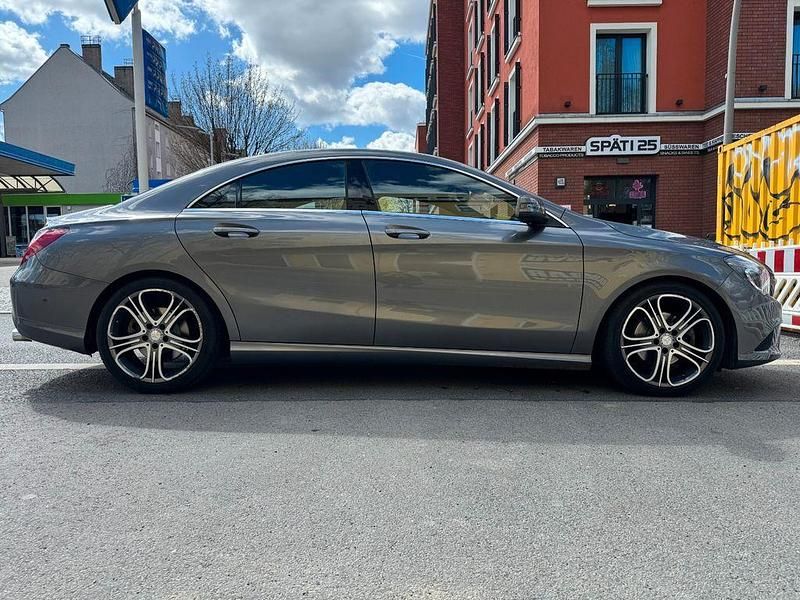 Gebraucht Mercedes CLA180 122 PS (89 kW) 2015 Grau Limousine