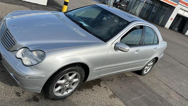 Gebraucht Mercedes C240 170 PS (125 kW) 2000 Grau Limousine