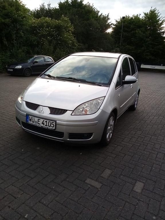 Gebraucht Mitsubishi Colt 95 PS (69 kW) 2007 Silber Van / Kleinbus
