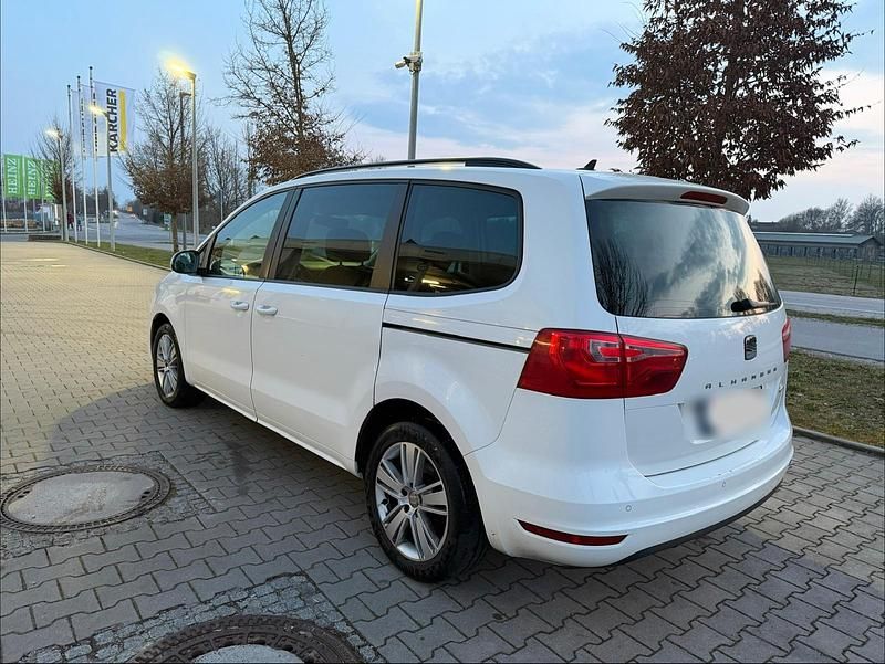Gebraucht Seat Alhambra 140 PS (102 kW) 2013 Weiß Van / Kleinbus