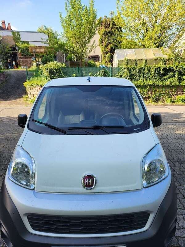 Weiß Gebraucht 2018 Fiat Fiorino Van / Kleinbus | 7.350 € (Guter Preis) - Bild 1/4