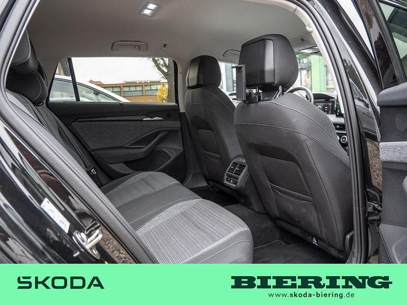 Gebraucht Skoda Superb Selection 150 PS (110 kW) 2024 Schwarz Kombi