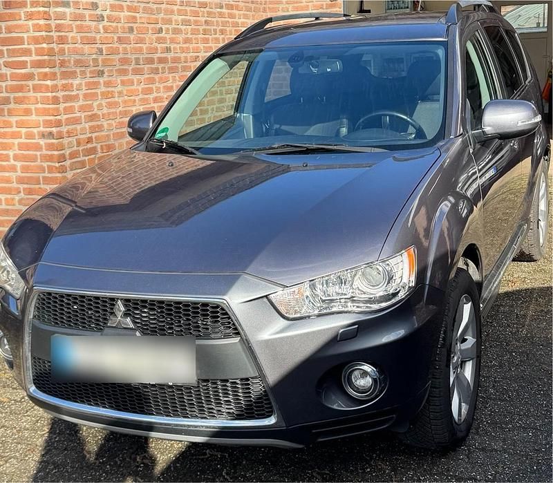 Gebraucht Mitsubishi Outlander 177 PS (130 kW) 2012 Grau SUV
