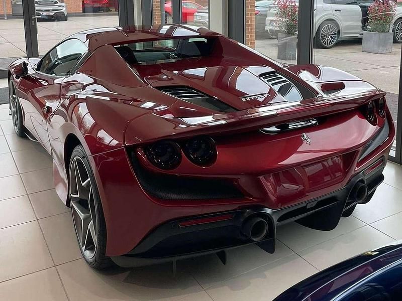 Gebraucht Ferrari F8 721 PS (530 kW) 2022 Rot Cabrio