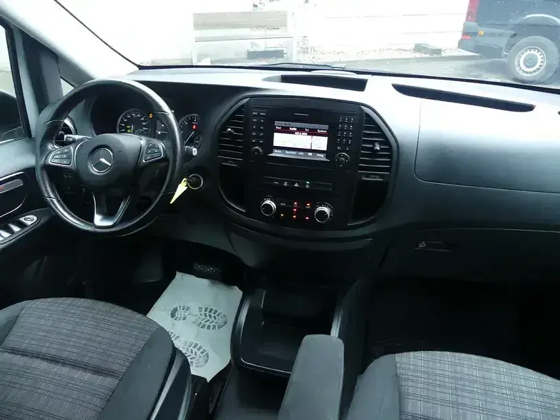 Gebraucht Mercedes Vito Sportline 163 PS (119 kW) 2020 Weiss Van