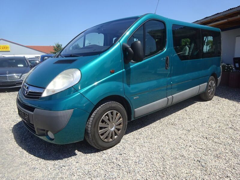 Grün Gebraucht 2012 Opel Vivaro Van | 7.000 € (Guter Preis) - Bild 1/4