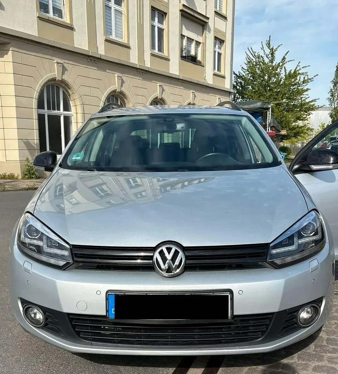 Gebraucht VW Golf VII Match 105 PS (77 kW) 2012 Silber Kombi