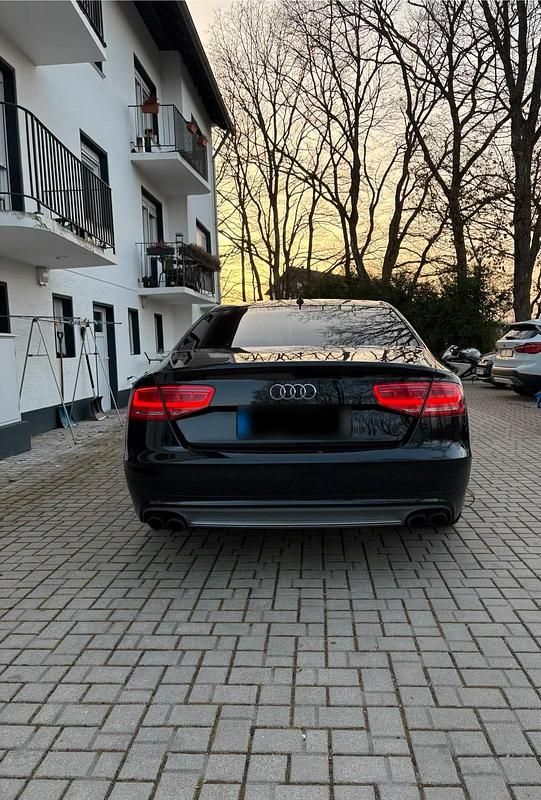 Gebraucht Audi S8 519 PS (381 kW) 2012 Limousine