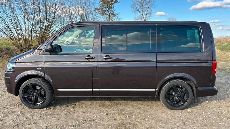 Usata VW Multivan Highline 180 CV (132 kW) 2010 Viola Monovolume