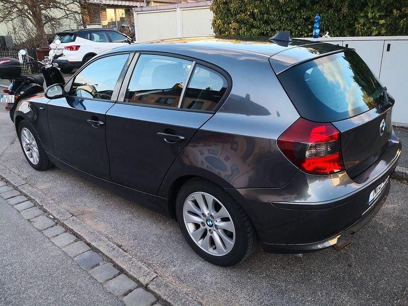 Gebraucht BMW 118 Performance 143 PS (105 kW) 2007 Grau Kleinwagen