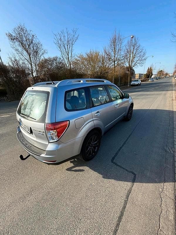 Gebraucht Subaru Forester 140 PS (102 kW) 2013 Silber SUV