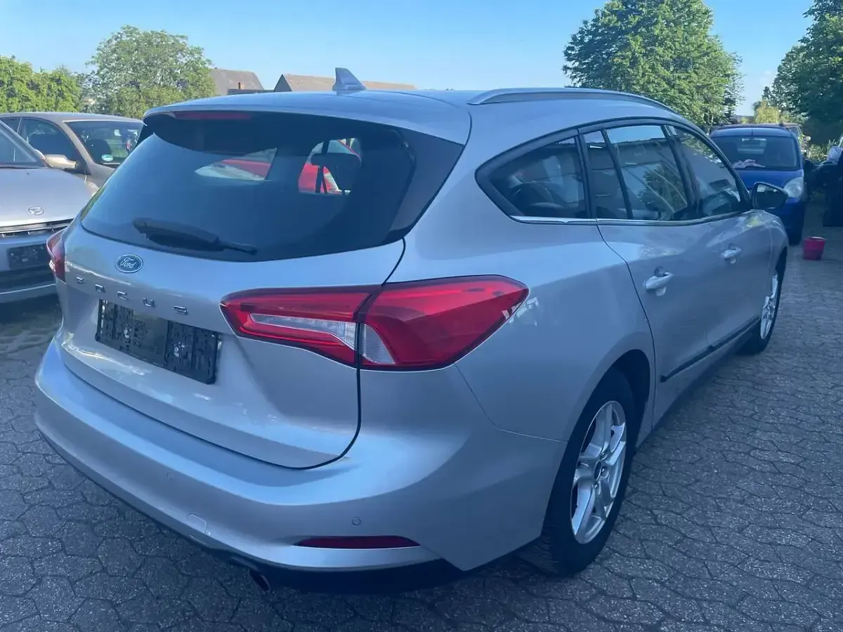 Brugt Ford Focus Cool & Connect 120 HK (88 kW) 2020 Sølv Stationcar