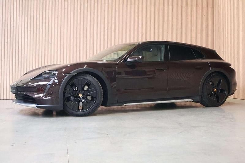 Braun Gebraucht 2022 Porsche Taycan Cross Turismo Limousine | 59.950 € (Superpreis) - Bild 1/4