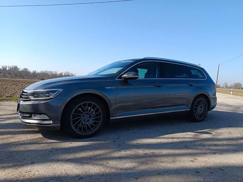 Second-hand VW Passat Highline 239 CP (175 kW) 2015 Gri Berlinǎ