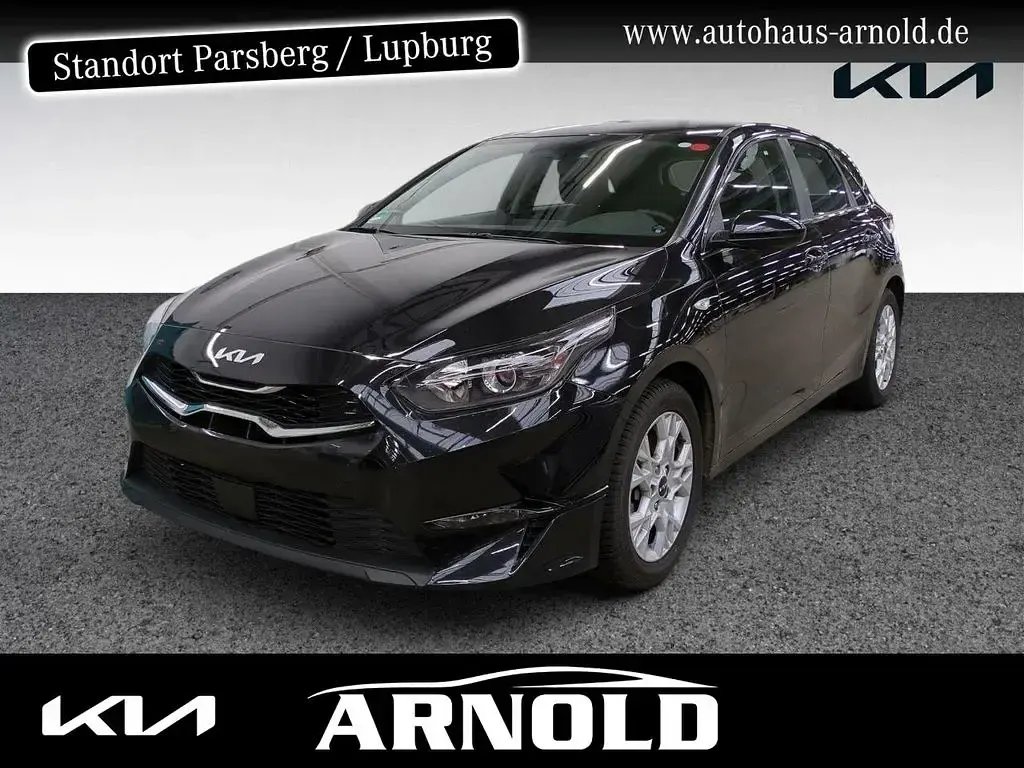 Second-hand Kia Ceed Vision 140 CP (102 kW) 2025 Negru Hatchback