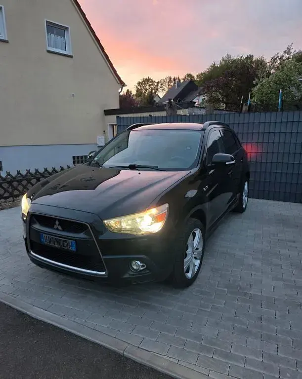 Używany Mitsubishi ASX Invite 150 KM (110 kW) 2011 Czarny SUV