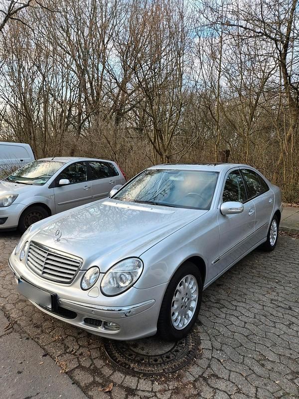 Gebraucht Mercedes E280 231 PS (169 kW) 2006 Silber Limousine