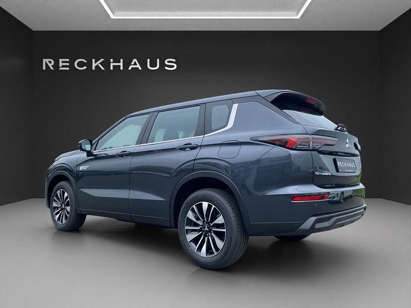 Neu Mitsubishi Outlander P-HEV Basis 306 PS (225 kW) 2025 Grau SUV
