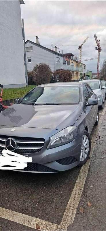 Gebraucht 2013 Mercedes 180 Limousine | 10.000 € - Bild 1/4