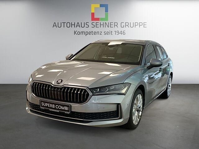 Gebraucht Skoda Superb Selection 150 PS (110 kW) 2025 Aluminiumsilber met. (silber) (silber) Kombi