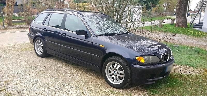 Gebraucht BMW 325 192 PS (141 kW) 2003 Blau Kombi