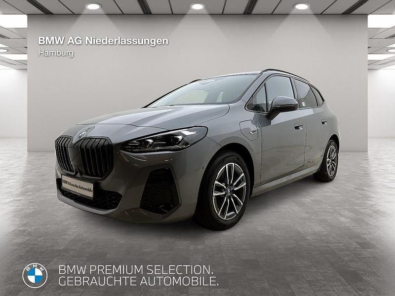 Grau Gebraucht 2022 BMW 230e Active Tourer M Sport Van / Kleinbus | 30.759 € (Teuer) - Bild 1/4