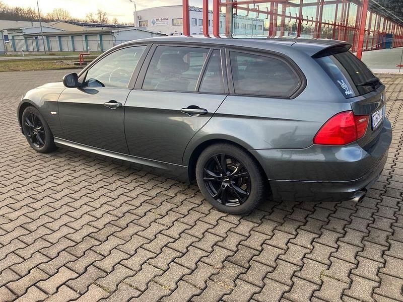 Gebraucht 2011 BMW 320 Sport Line Kombi | 7.400 € (Fairer Preis) - Bild 1/4