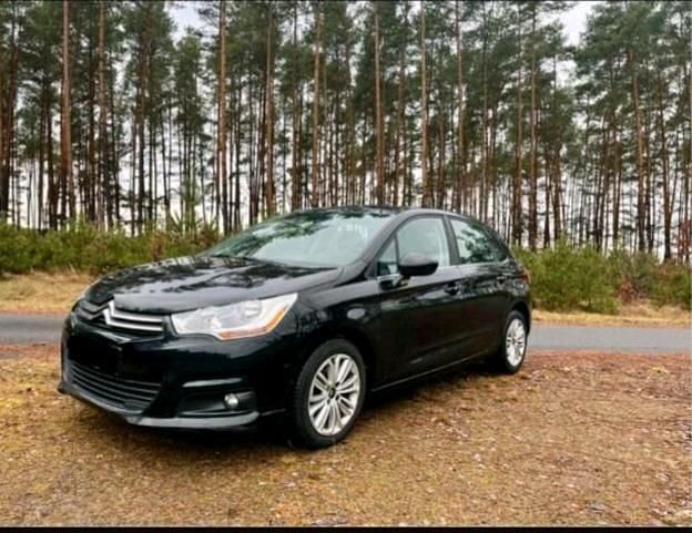 Gebraucht Citroën C4 120 PS (88 kW) 2014 Schwarz Limousine