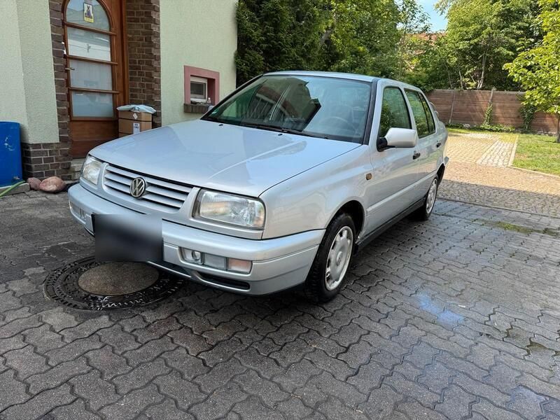 Silber Gebraucht 1998 VW Vento Limousine | 1.000 € - Bild 1/4