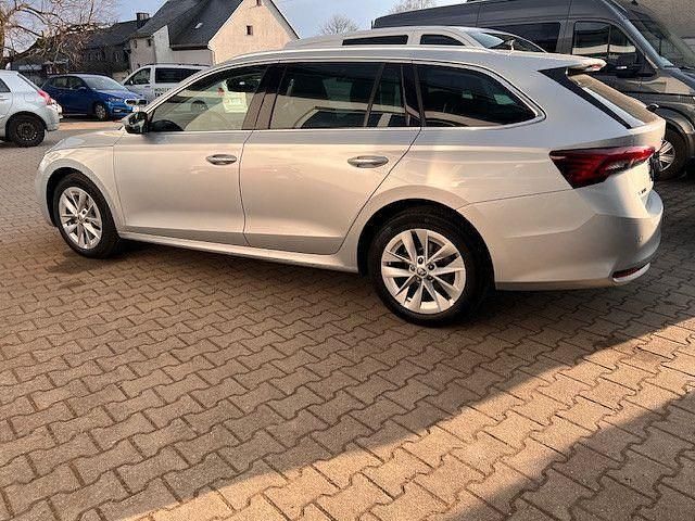 Gebraucht Skoda Octavia Selection 150 PS (110 kW) 2025 Silber Kombi