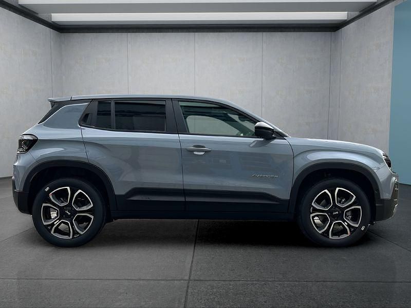 Neu Jeep Avenger 101 PS (74 kW) 2025 Grau SUV