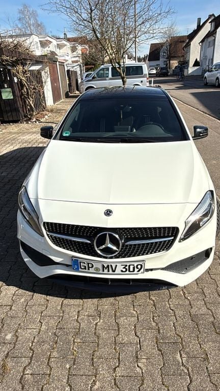 Weiß Gebraucht 2018 Mercedes A200 AMG Limousine | 19.750 € (Guter Preis) - Bild 1/4