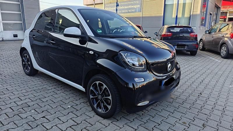 Schwarz Gebraucht 2015 Smart ForFour Kleinwagen | 7.900 € (Etwas zu teuer) - Bild 1/4